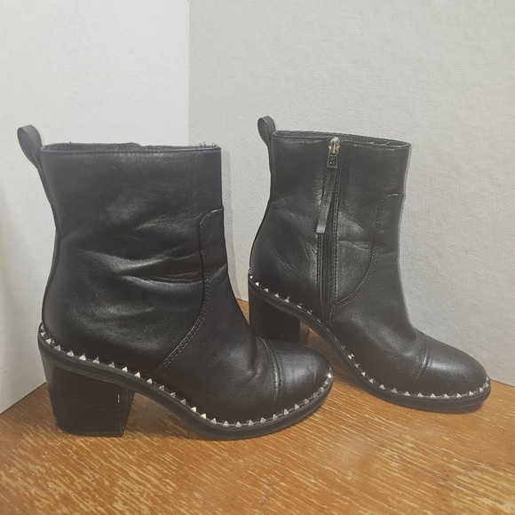 Circus by Sam Edelman stydded Boots. Black size 8. - Picture 2 of 9